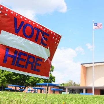 vote here sign