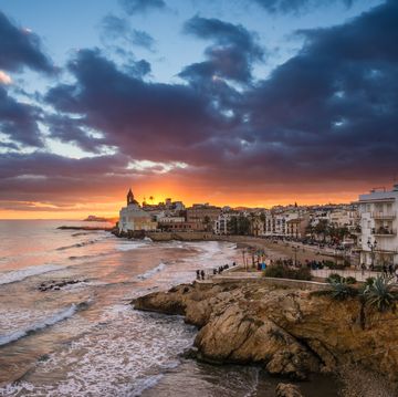 atardecer en sitges, españa